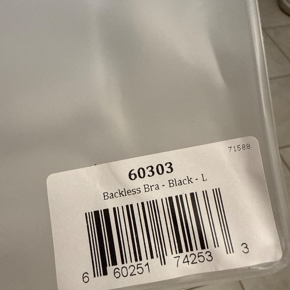 Bombshell Backless Bra - Picture 5 of 6